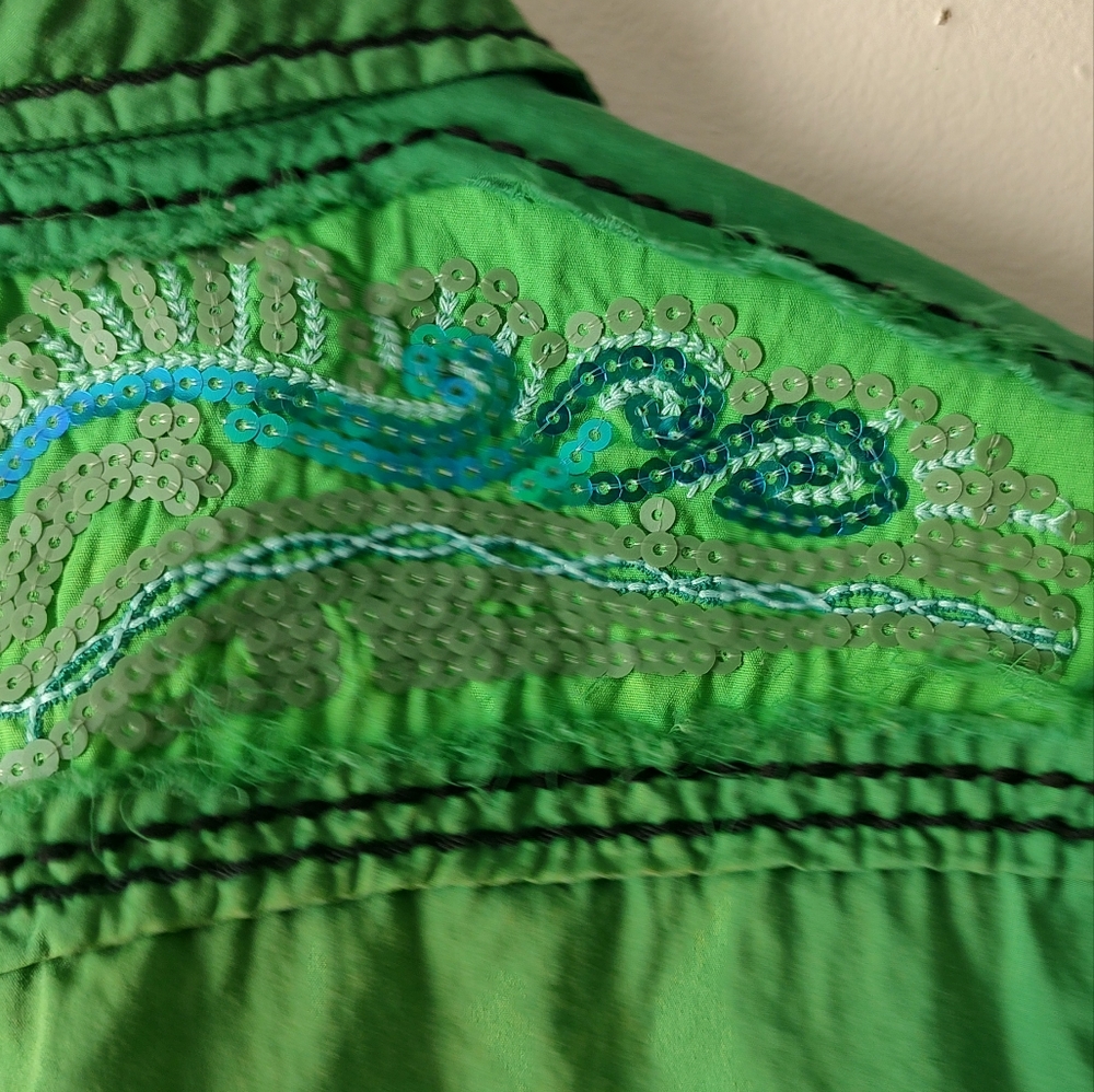 Green rhinestone sequenced roar button down - Picture 9 of 14